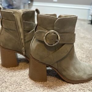 New size 6 Nine West boot. Never worn, bought and they did not fit.
